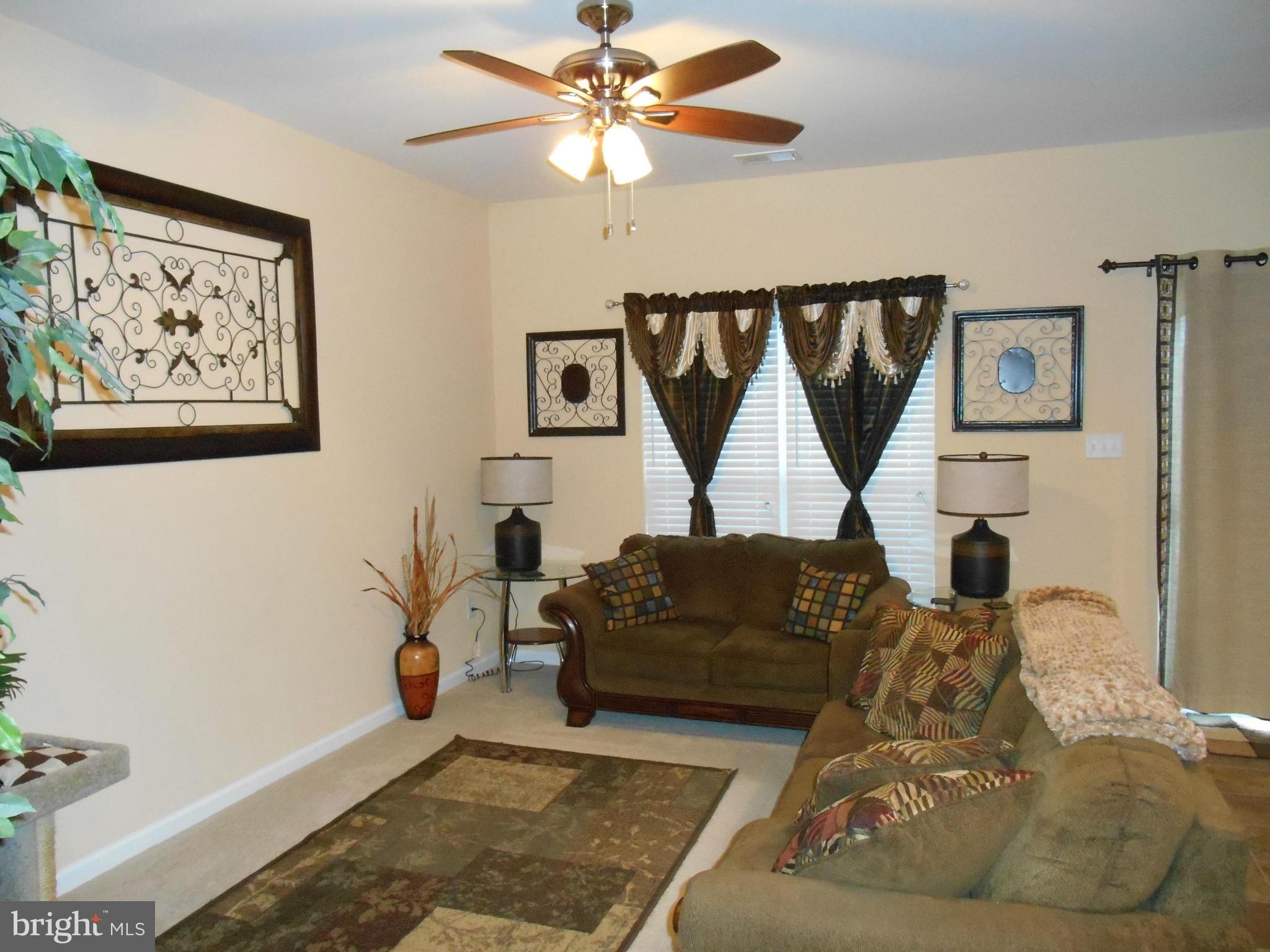 19 Ran Rue Drive Martinsburg, WV 25403 - Photo 3 of 7 Living Room