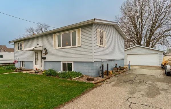 $244,900 | 60 First Street South, Lewiston, MN 55952