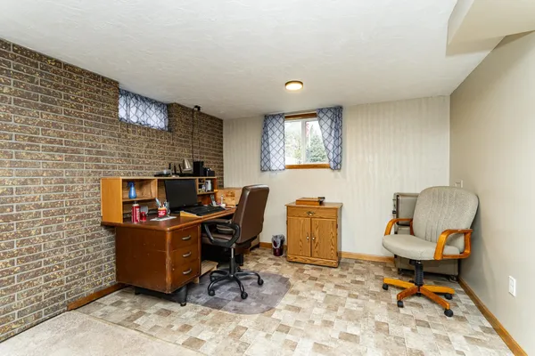 $244,900 | 60 First Street South, Lewiston, MN 55952