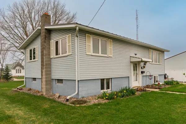 $244,900 | 60 First Street South, Lewiston, MN 55952