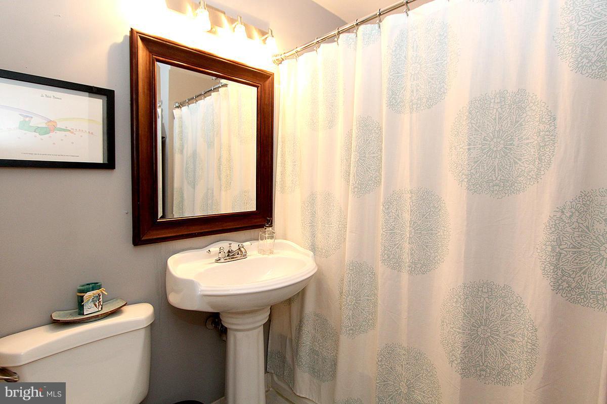 12603 Littleton Street Silver Spring, MD 20906 - Photo 15 of 23 Hall Bath