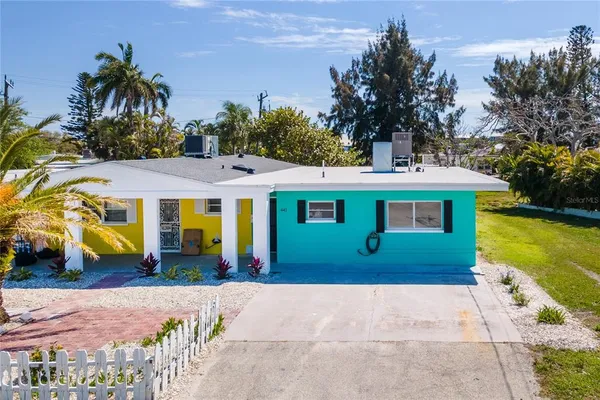 $575,000 | 441 63rd Street, Holmes Beach, FL 34217