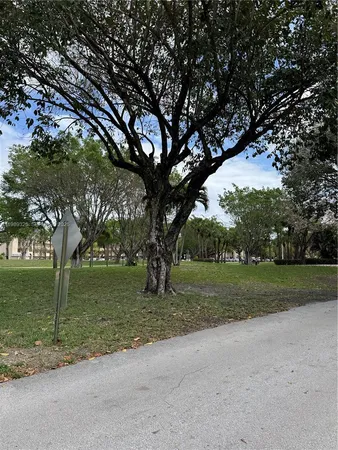 $1,950 | 6301 North Falls Cir Drive, Unit 213, Lauderhill, FL 33319