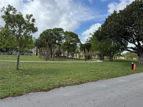 $1,950 | 6301 North Falls Cir Drive, Unit 213, Lauderhill, FL 33319