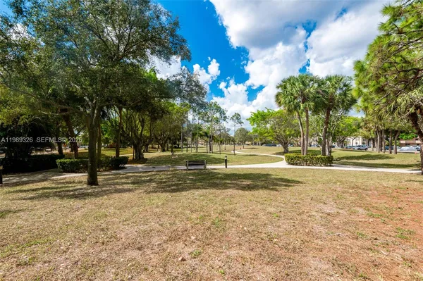 $1,950 | 6301 North Falls Cir Drive, Unit 213, Lauderhill, FL 33319