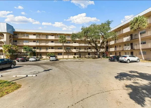 $1,950 | 6301 North Falls Cir Drive, Unit 213, Lauderhill, FL 33319