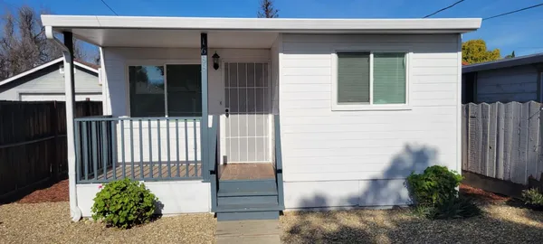 $2,495 | 1688 Linden Street, Livermore, CA 94551