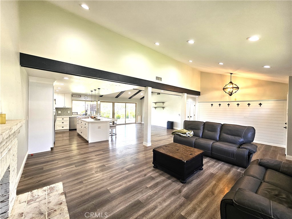 4722 Summit Avenue Simi Valley, CA 93063 - Photo 10 of 28