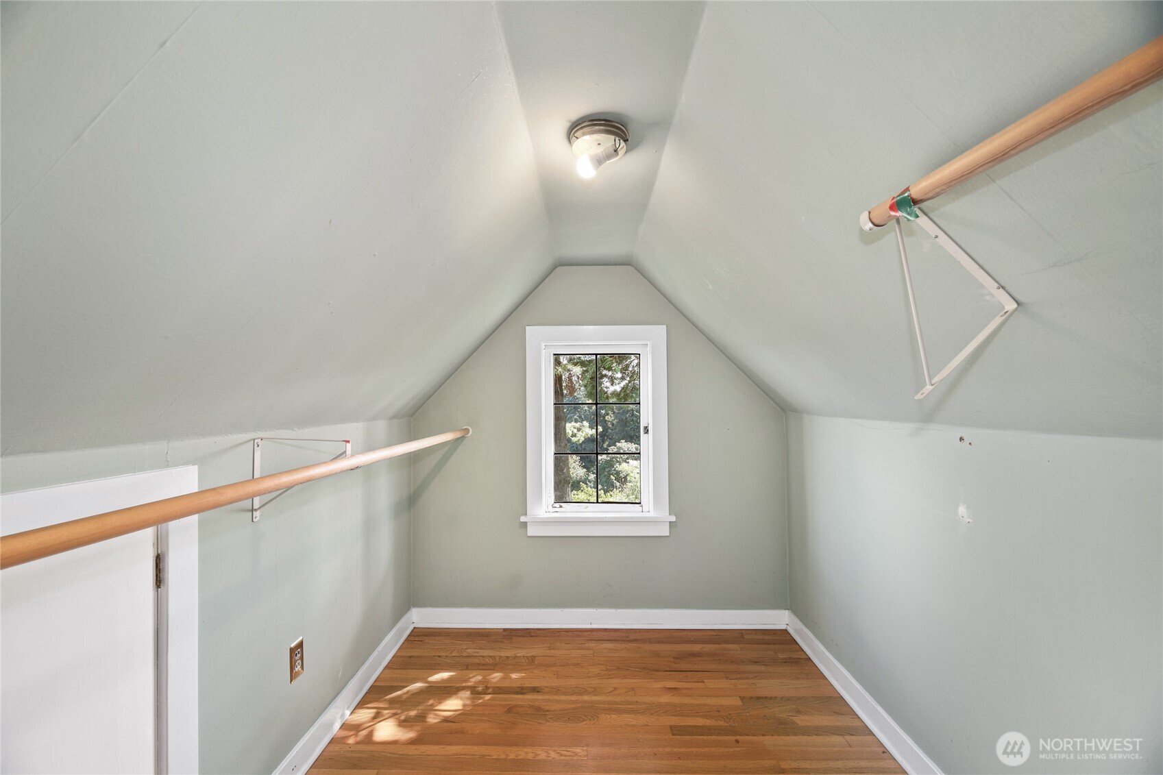 2309 Arch Avenue Southwest Seattle, WA 98116 - Photo 23 of 40 a view of an empty room with windows