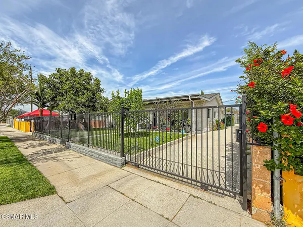 $1,900 | 11432 Acala Avenue, San Fernando, CA 91340