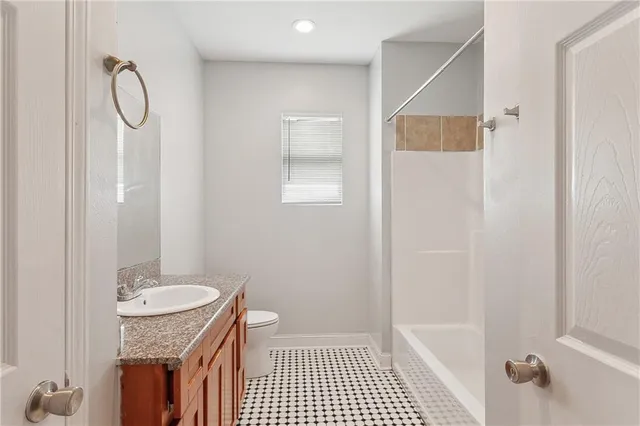 $2,400 | 2722 Mexico Street, New Orleans, LA 70122