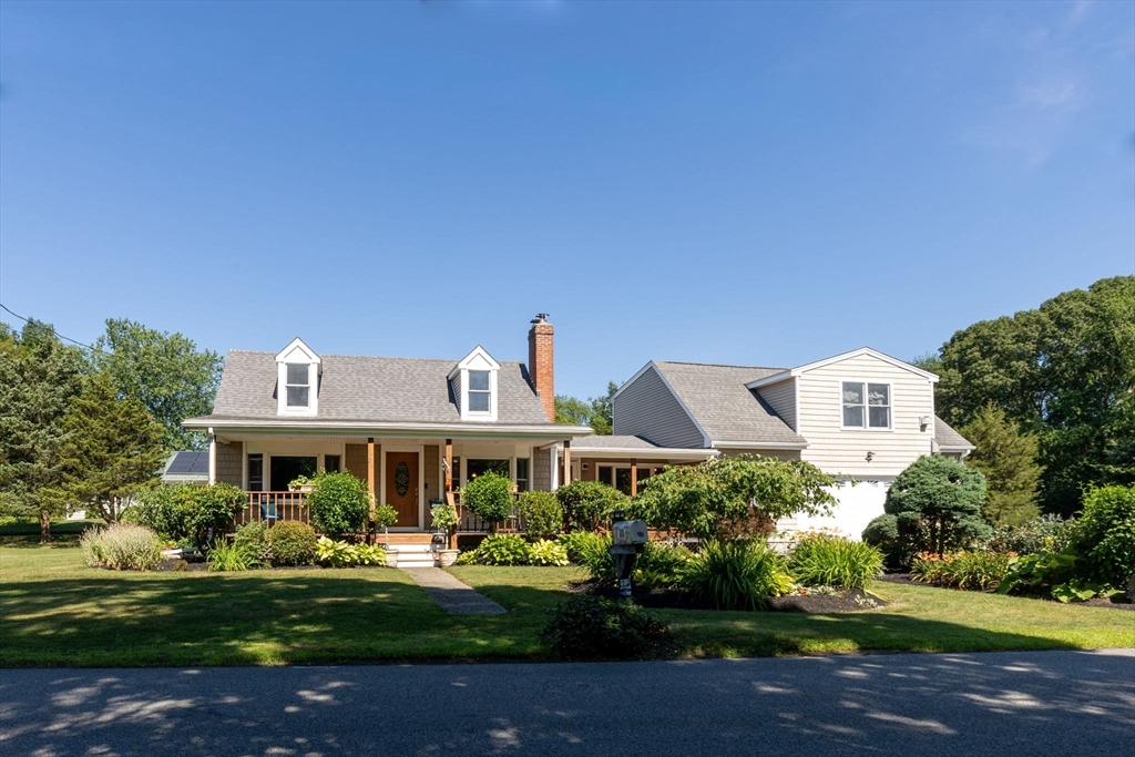30 Peters Road Swansea, MA 02777 - Photo 2 of 41