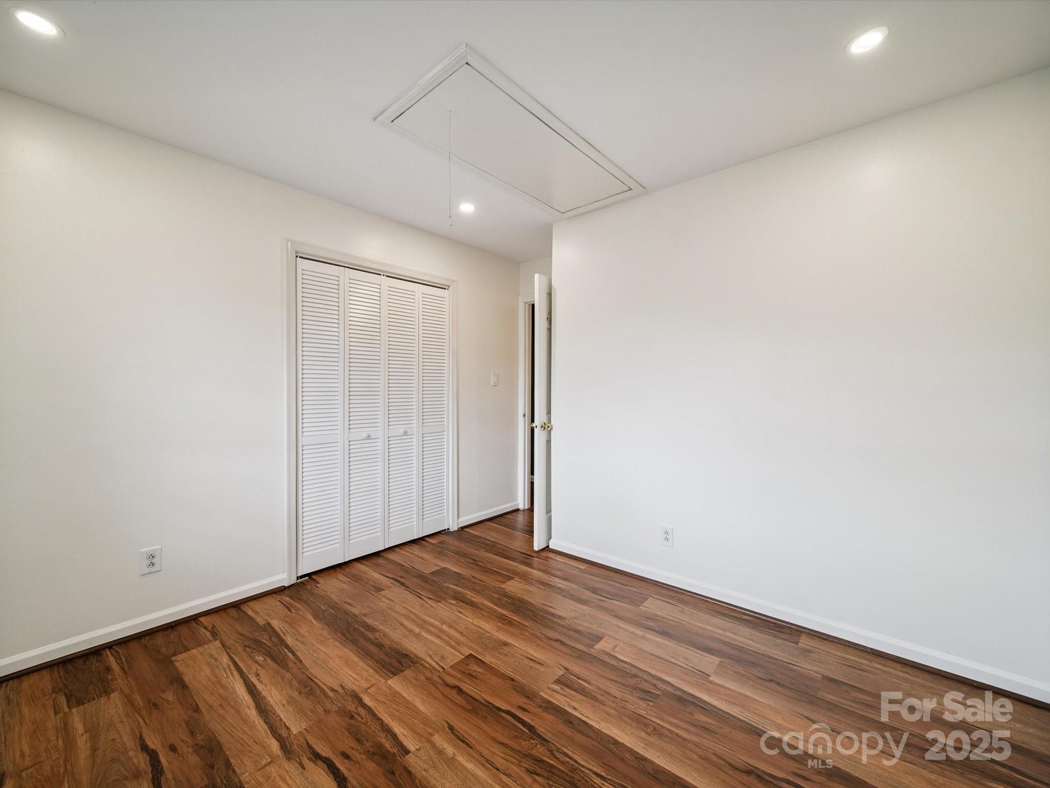 8436 Knights Bridge Road Charlotte, NC 28210 - Photo 17 of 24 Gallery Image 17