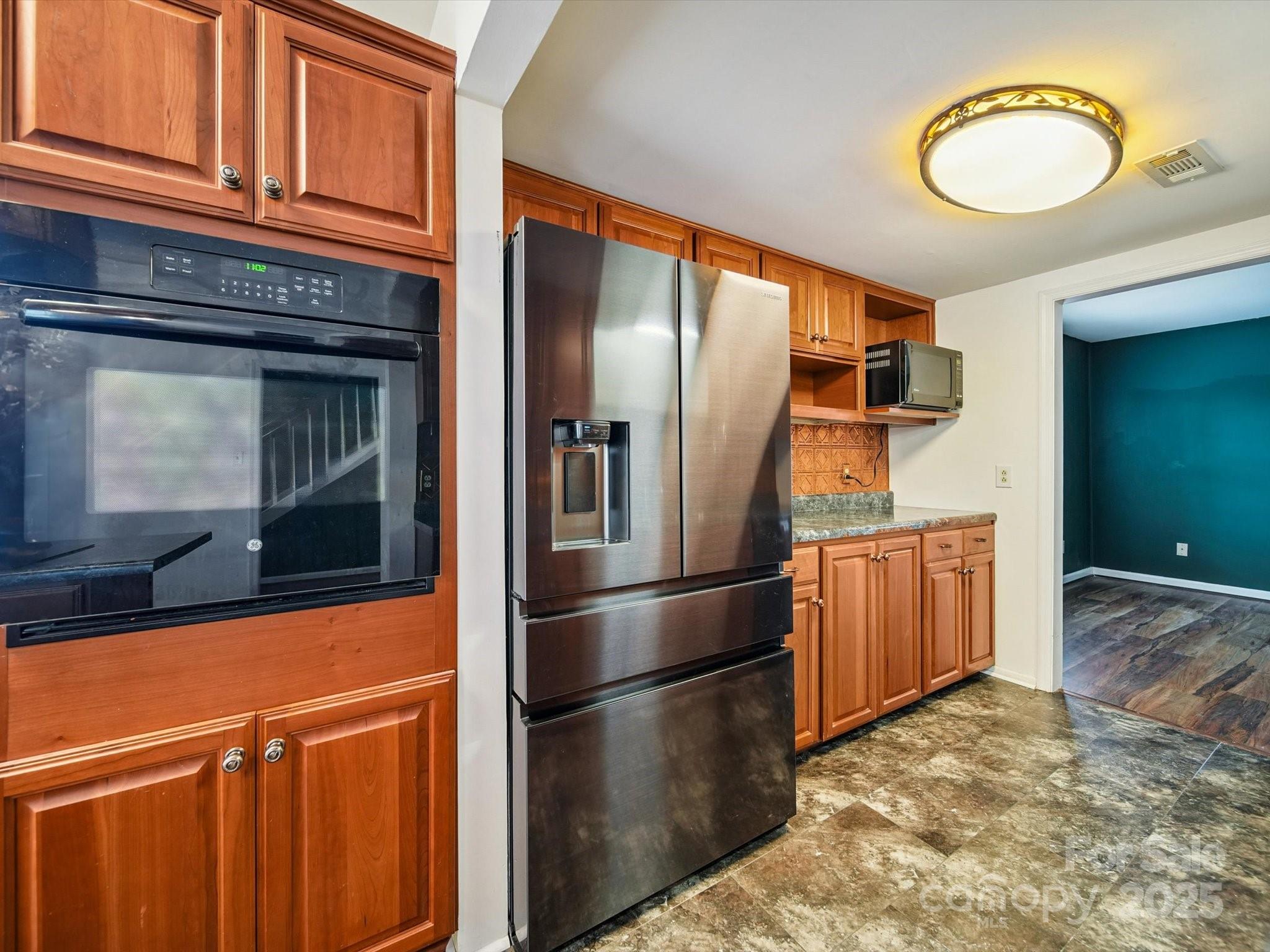 8436 Knights Bridge Road Charlotte, NC 28210 - Photo 10 of 24 Gallery Image 10