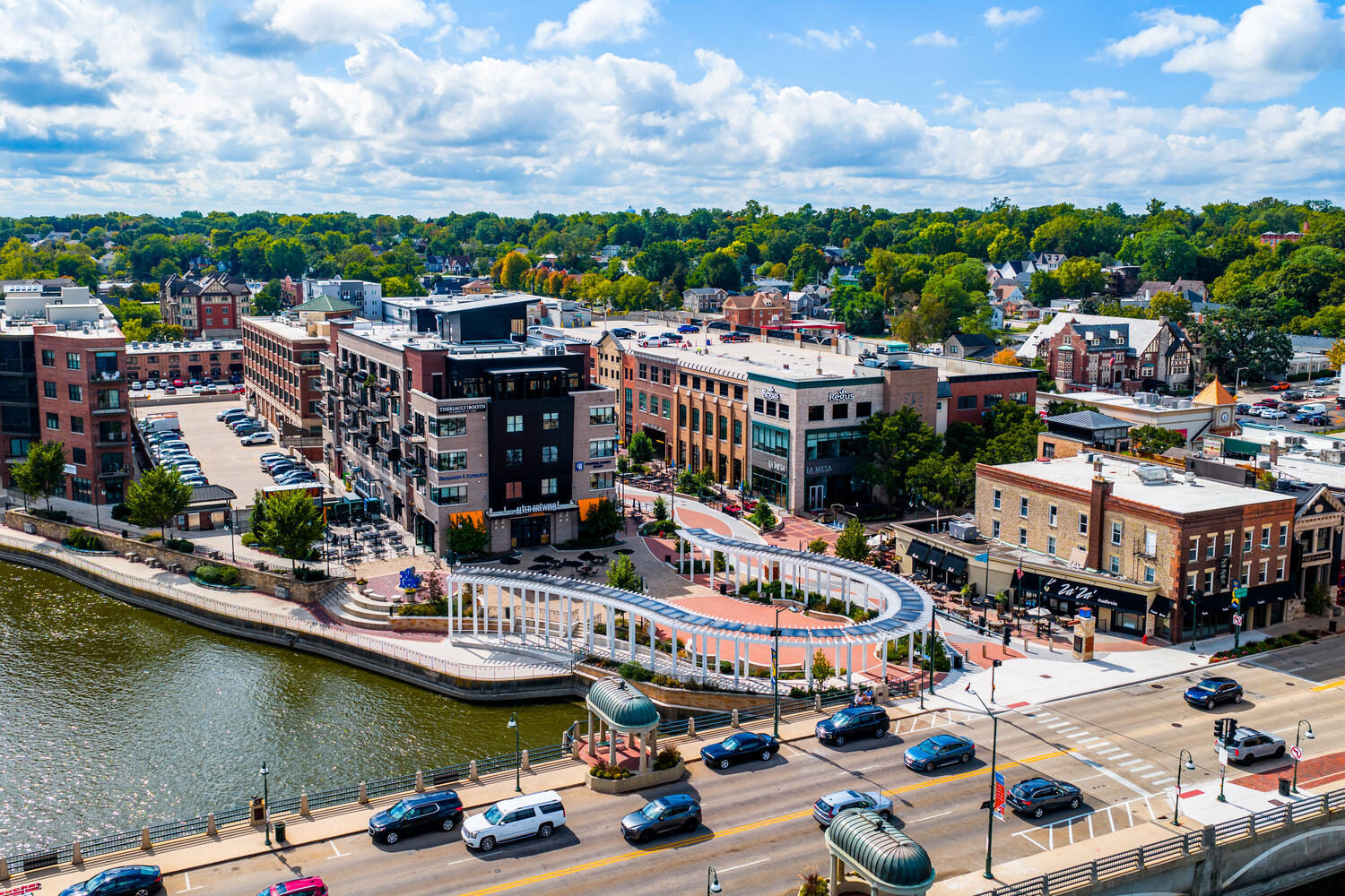 113 South 4th Street St. Charles, IL 60174 - Photo 30 of 32 a picture of city view with lake view
