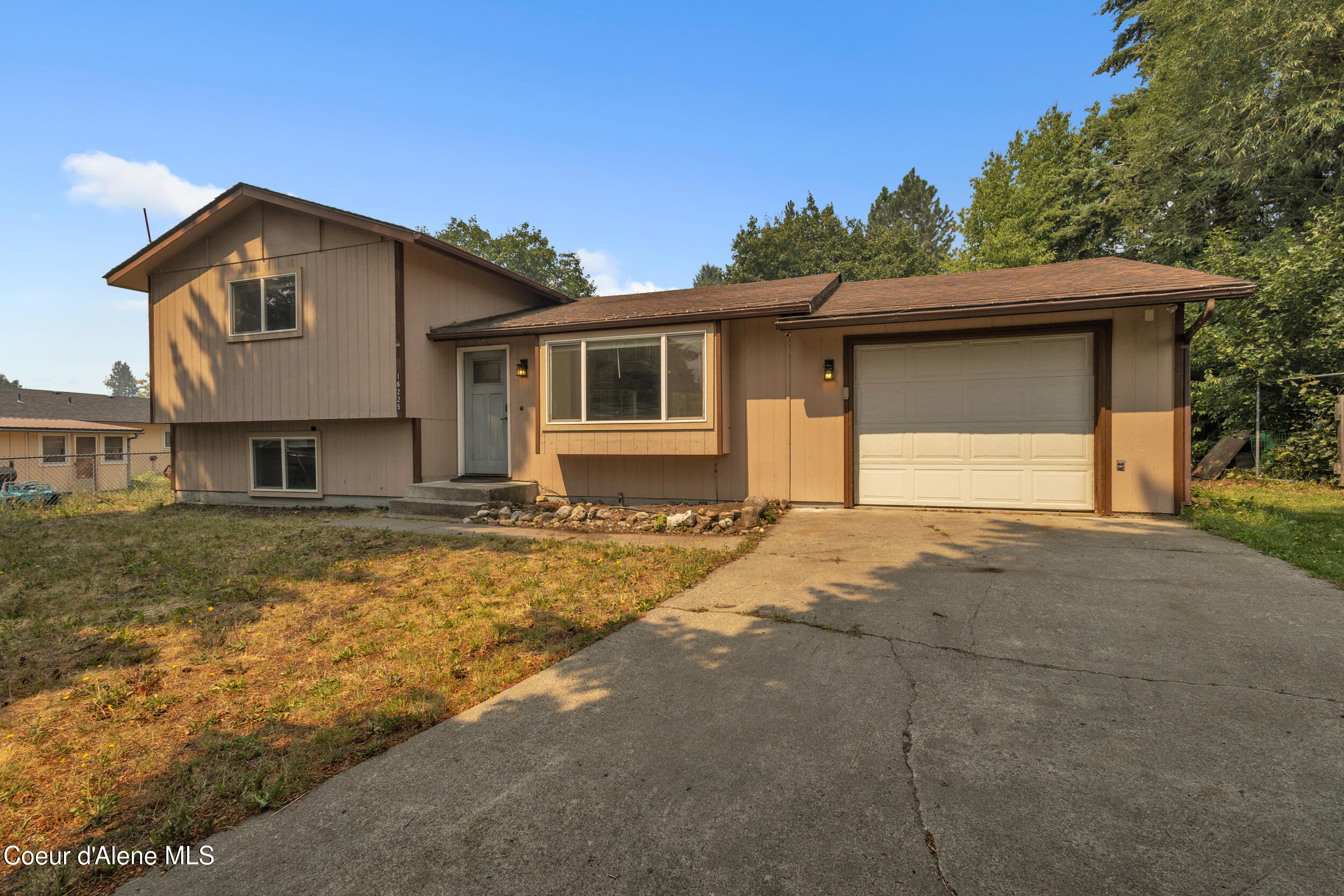 16225 Gina Court Rathdrum, ID 83858 - Photo 2 of 34 30_img_0373