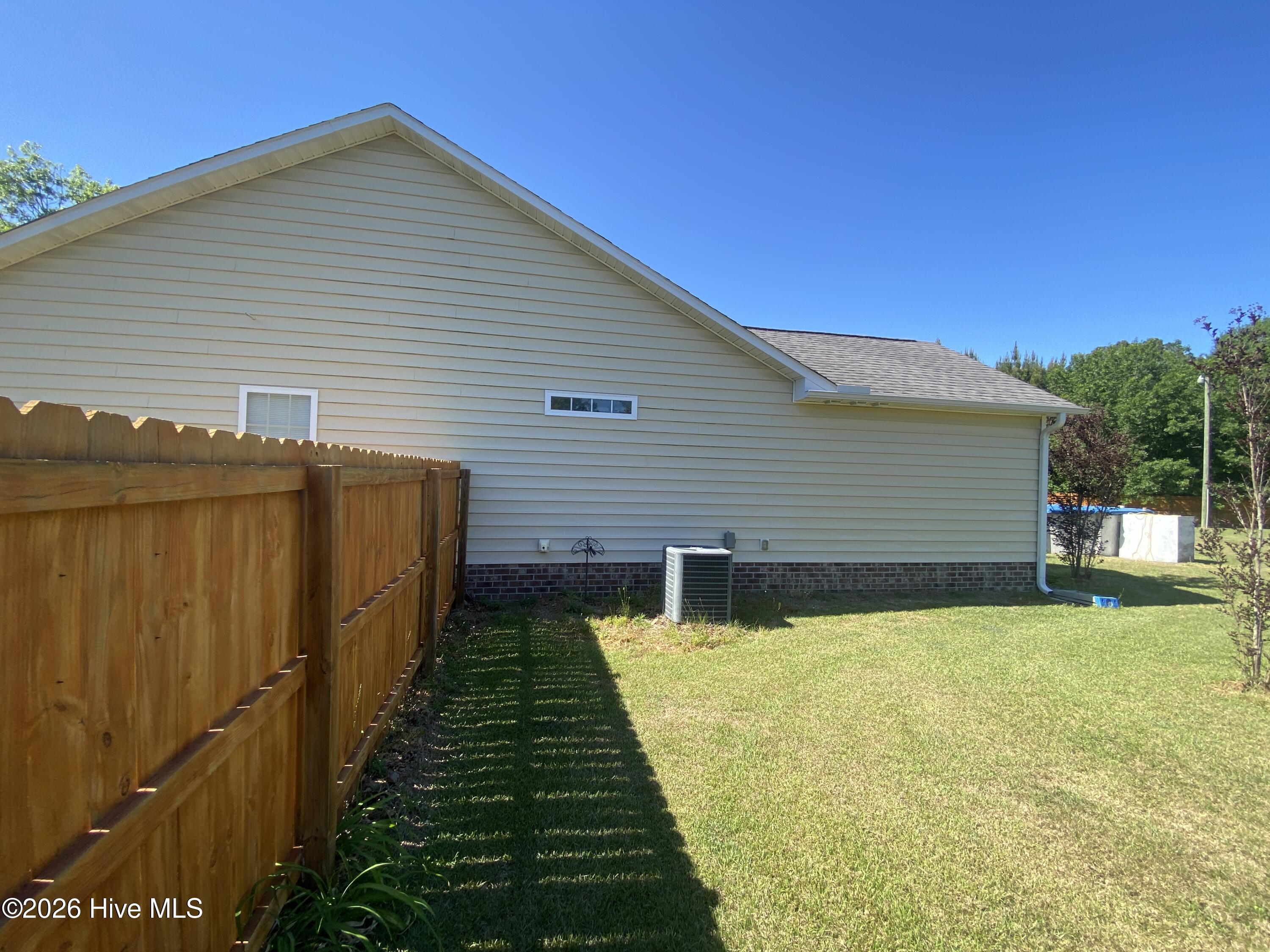 476 Patsy Drive Greenville, NC 27858 - Photo 2 of 25 Left side view 1