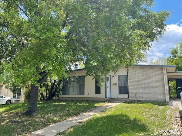 $1,600 | 138 Shady Rill, San Antonio, TX 78213
