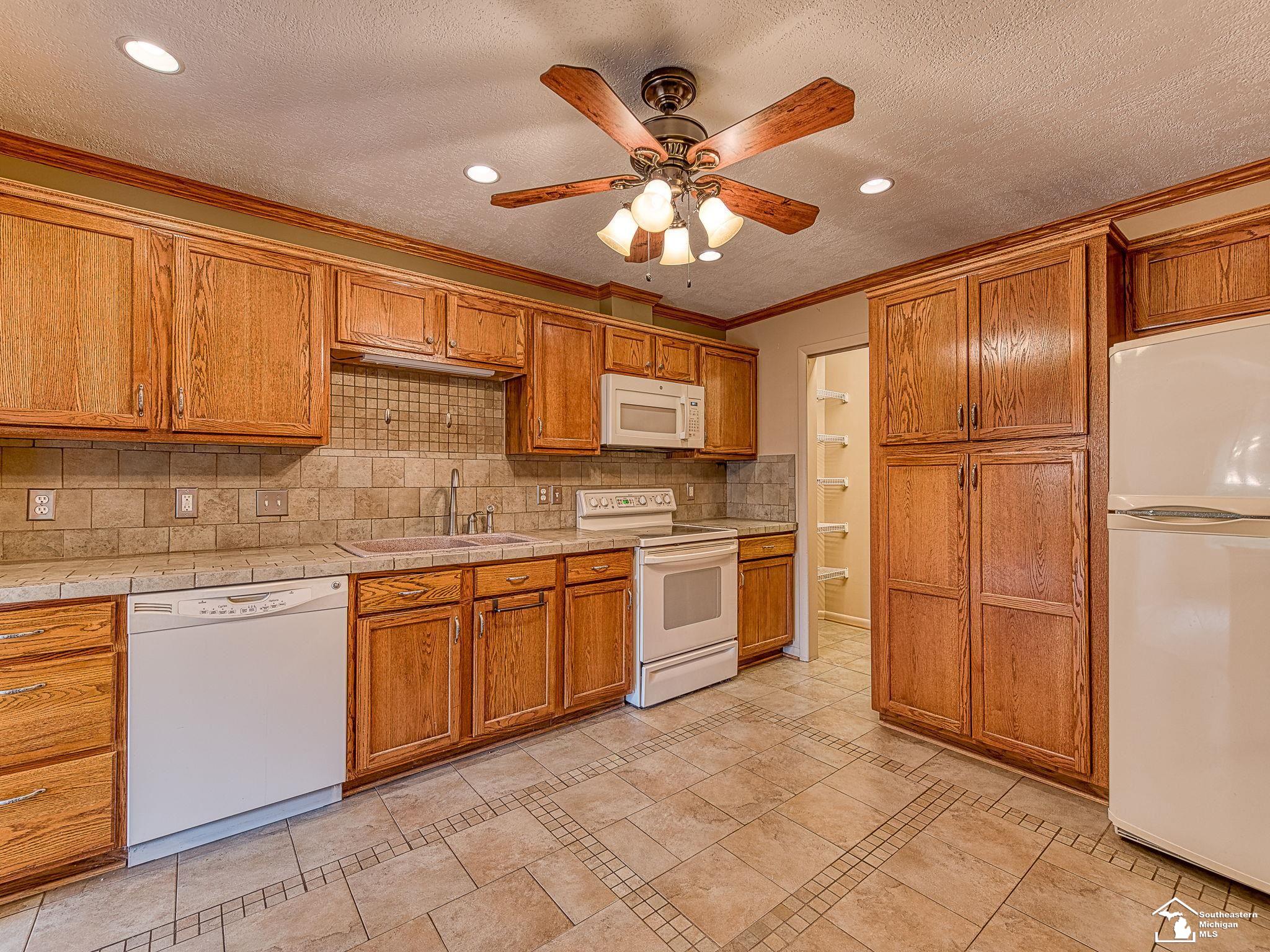 5840 East Dunbar Road, Unit 10 Monroe, MI 48161 - Photo 12 of 45 Gallery Image 12