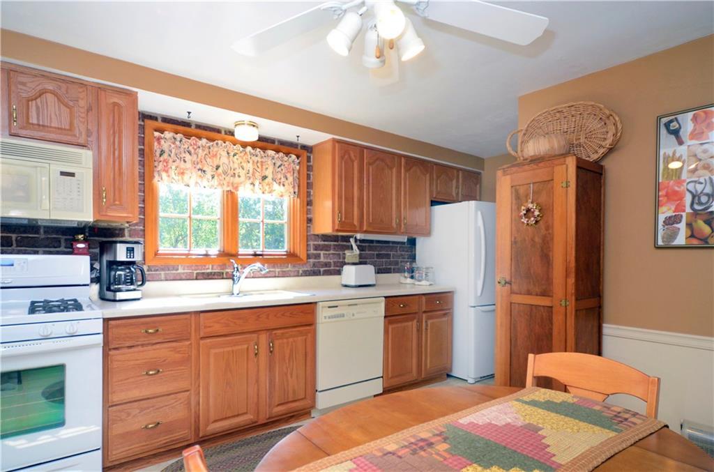 1033 Fiddleback Drive McKees Rocks, PA 15136 - Photo 8 of 20 Lots of storage and room in the kitchen!