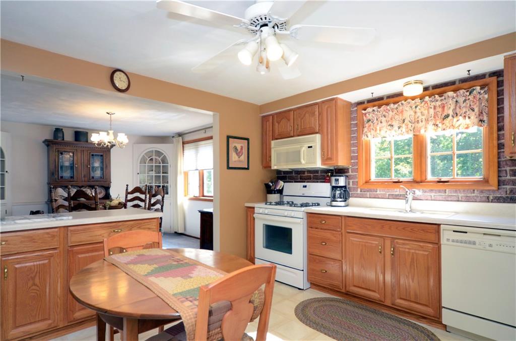 1033 Fiddleback Drive McKees Rocks, PA 15136 - Photo 9 of 20