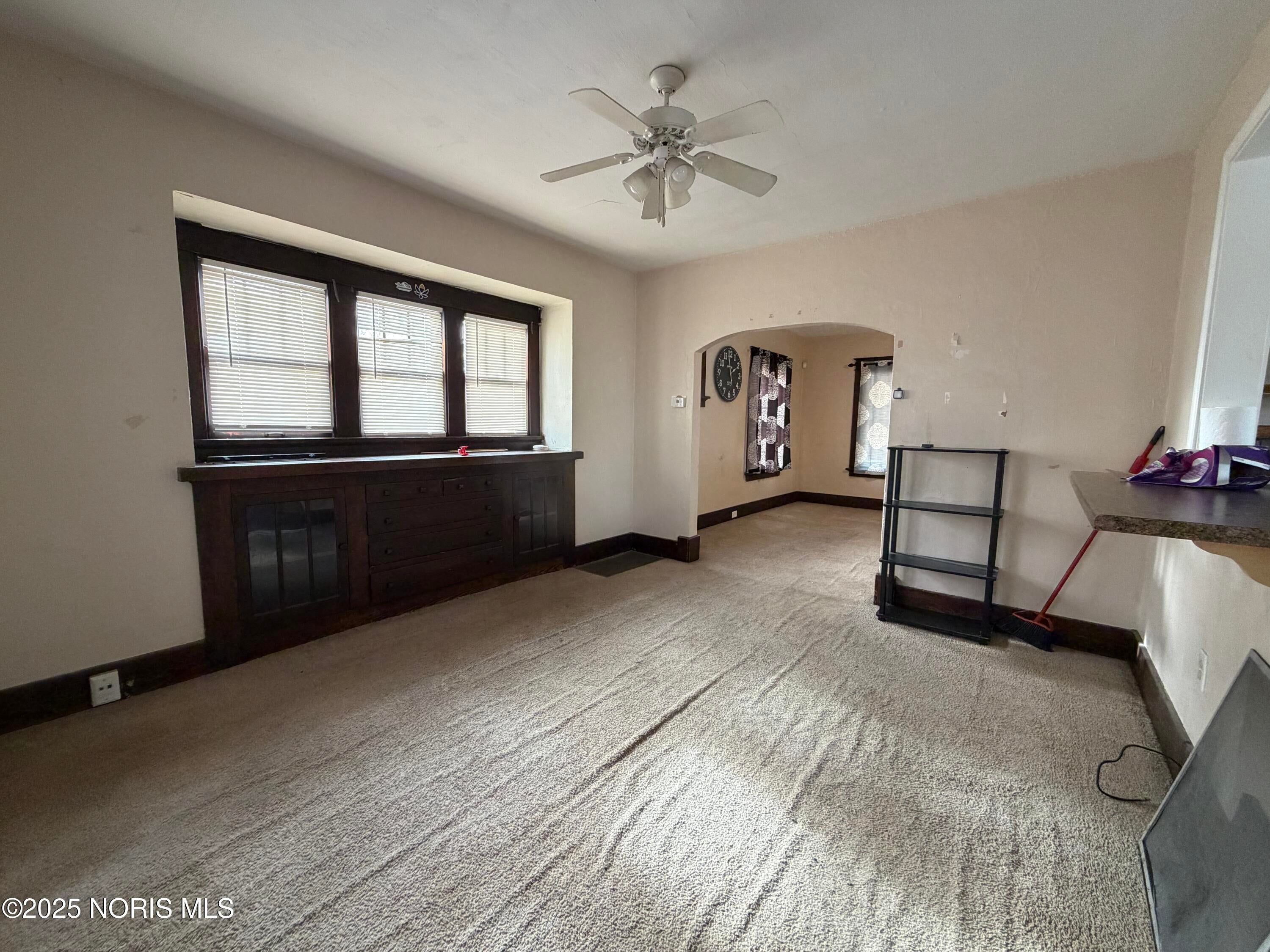 1752 Pilgrim Road Toledo, OH 43607 - Photo 5 of 18 Dining