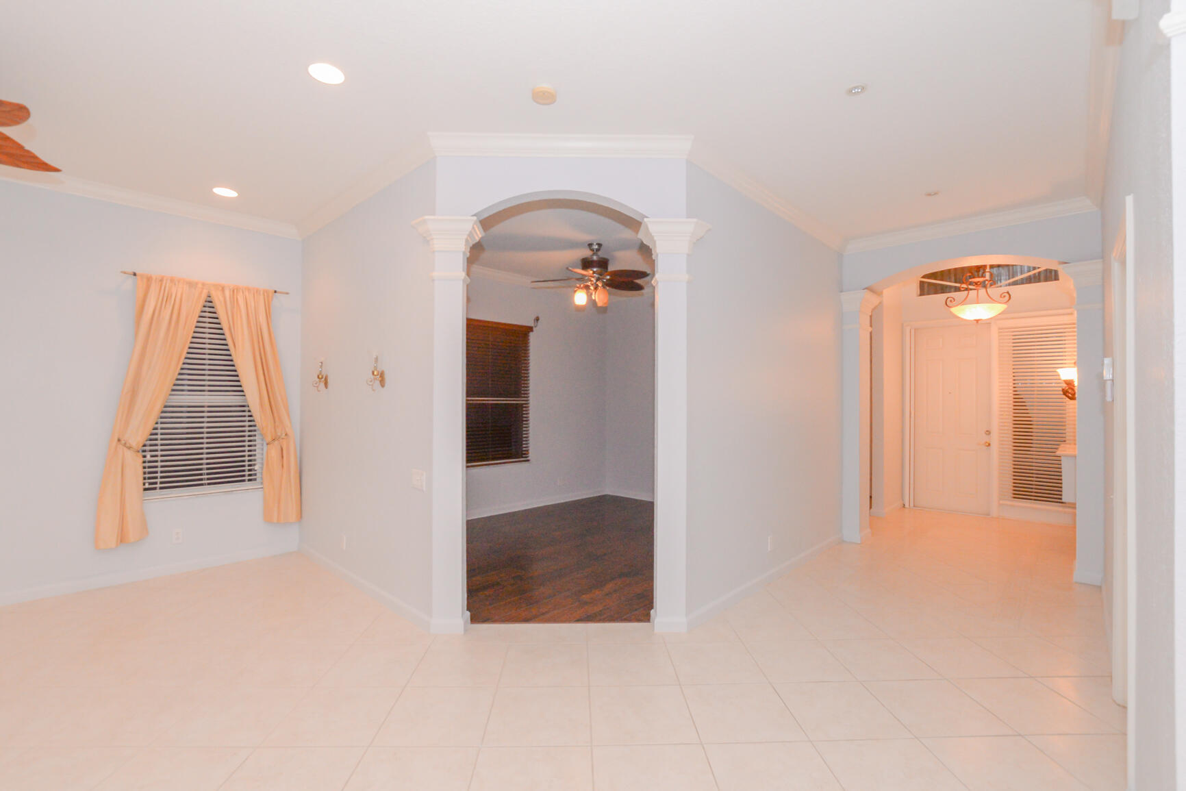 364 Springview Loop Port St. Lucie, FL 34986 - Photo 10 of 38 living room