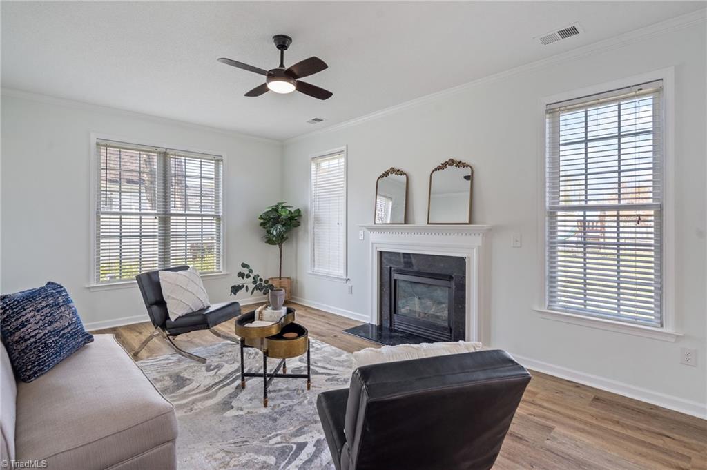 3689 Shadow Ridge Drive High Point, NC 27265 - Photo 17 of 40 Living Room