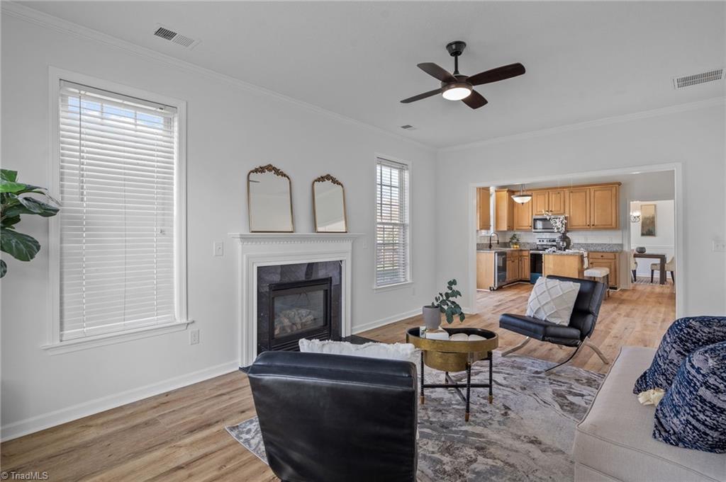 3689 Shadow Ridge Drive High Point, NC 27265 - Photo 18 of 40 Living Room