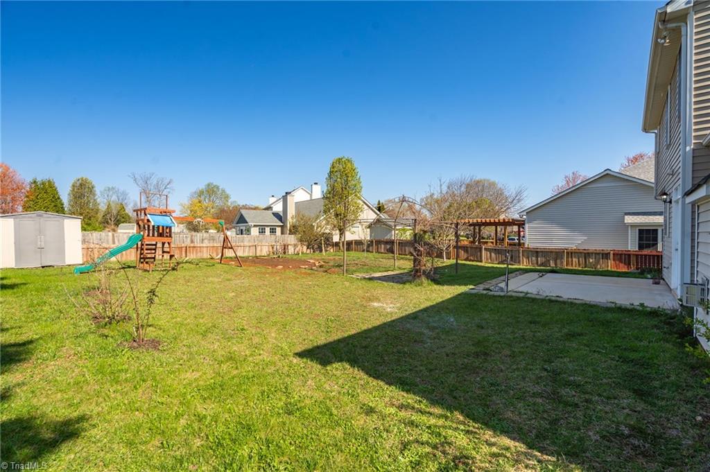 3689 Shadow Ridge Drive High Point, NC 27265 - Photo 28 of 40 Backyard