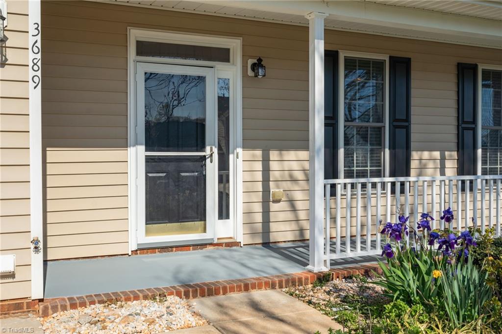 3689 Shadow Ridge Drive High Point, NC 27265 - Photo 5 of 40 Front