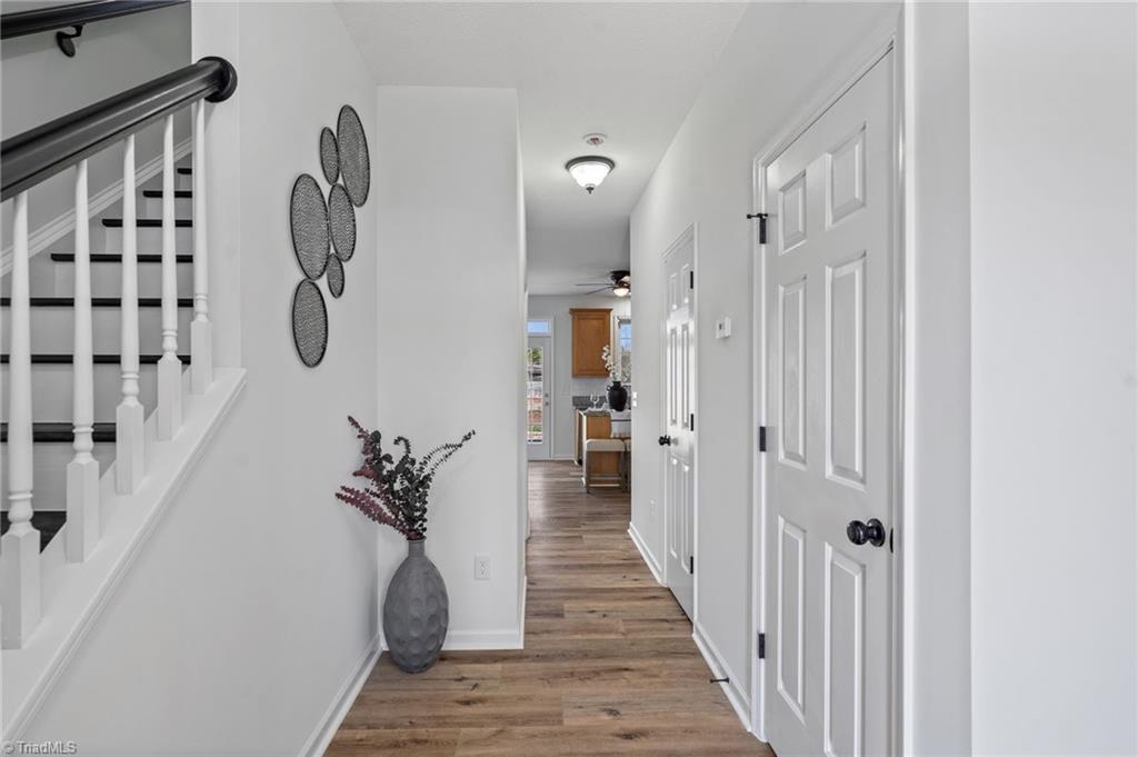3689 Shadow Ridge Drive High Point, NC 27265 - Photo 6 of 40 Entrance