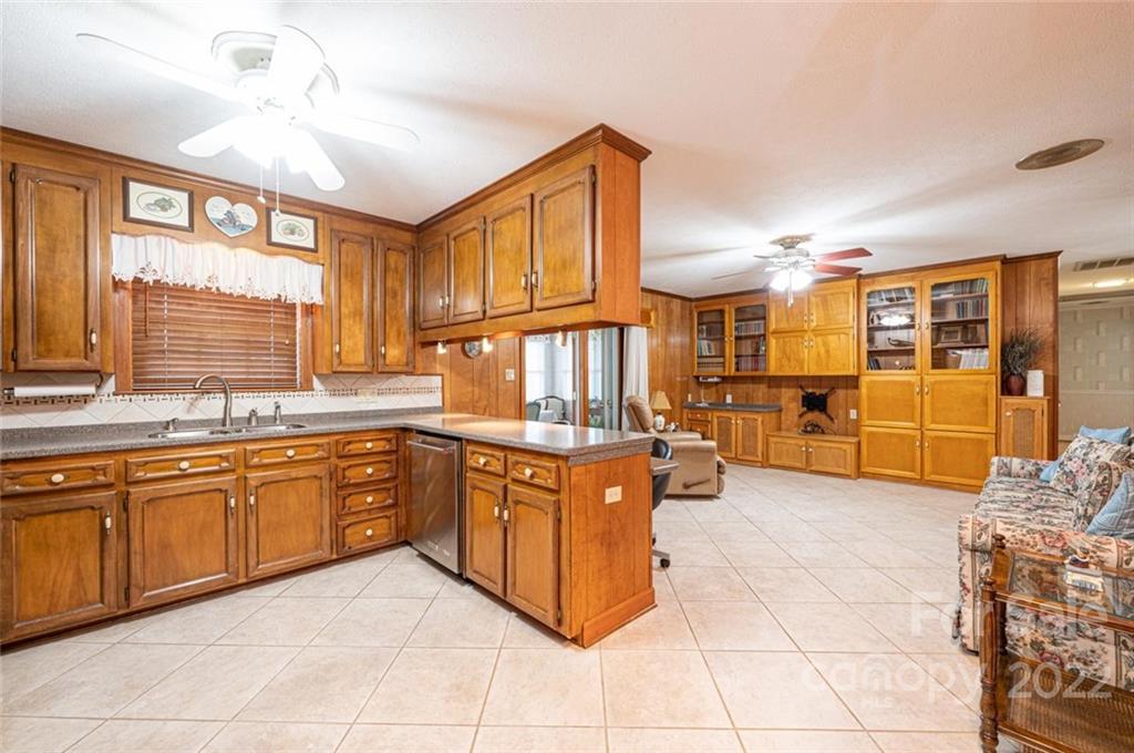 800 Enola Road Morganton, NC 28655 - Photo 10 of 45 Gallery Image 10