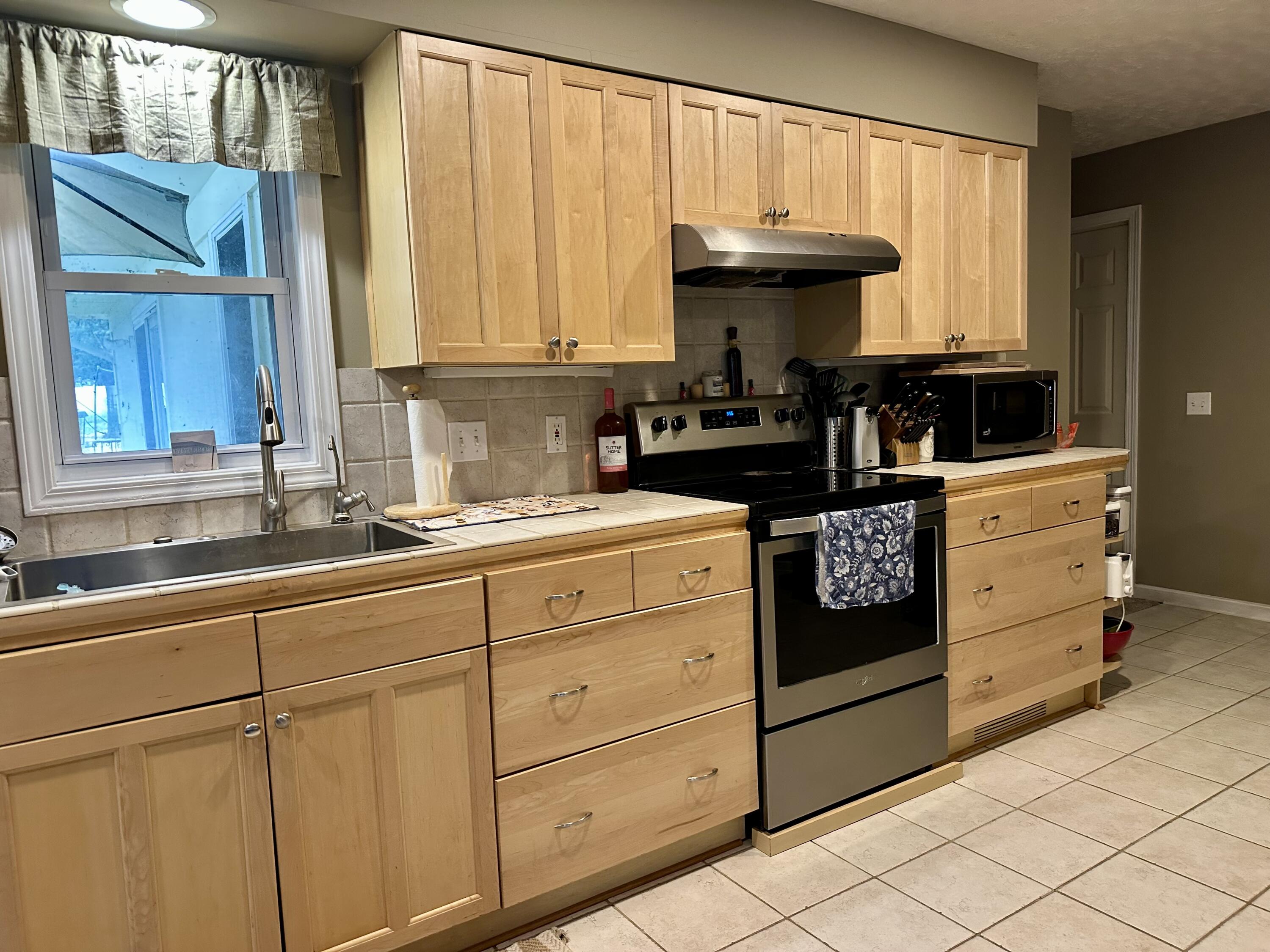 2239 Port Austin Road Port Austin, MI 48467 - Photo 11 of 23 IMG_0403