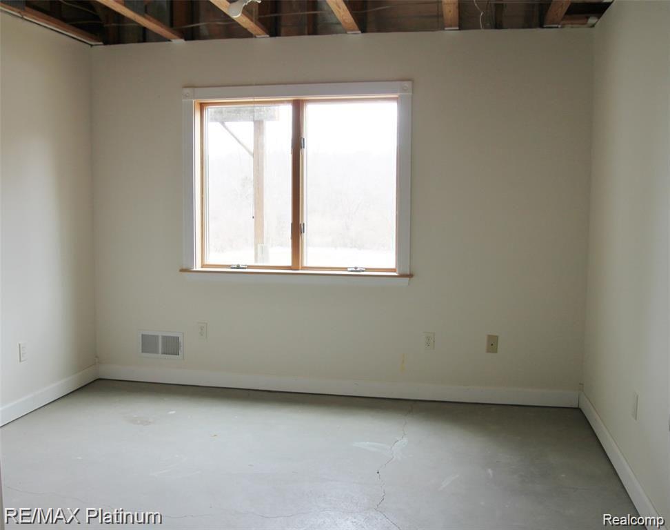 1258 Baker Road Fenton, MI 48430 - Photo 27 of 36