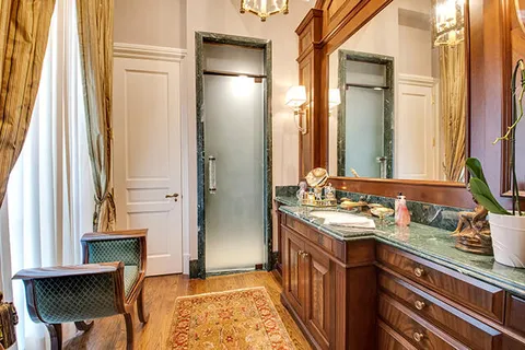 a view of entryway