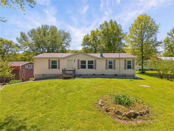 $280,000 | 8205 East 255th Terrace, Freeman, MO 64746