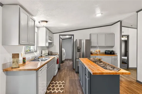 $280,000 | 8205 East 255th Terrace, Freeman, MO 64746
