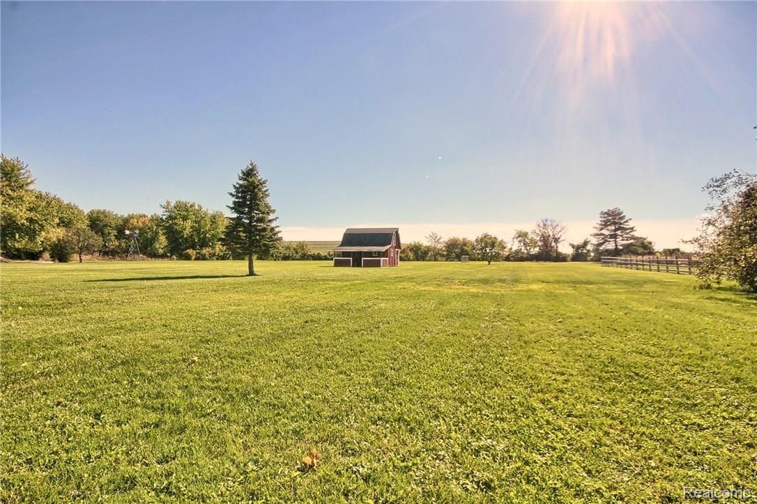 7566 Labo Road South Rockwood, MI 48179 - Photo 37 of 39 Backyard.jpg