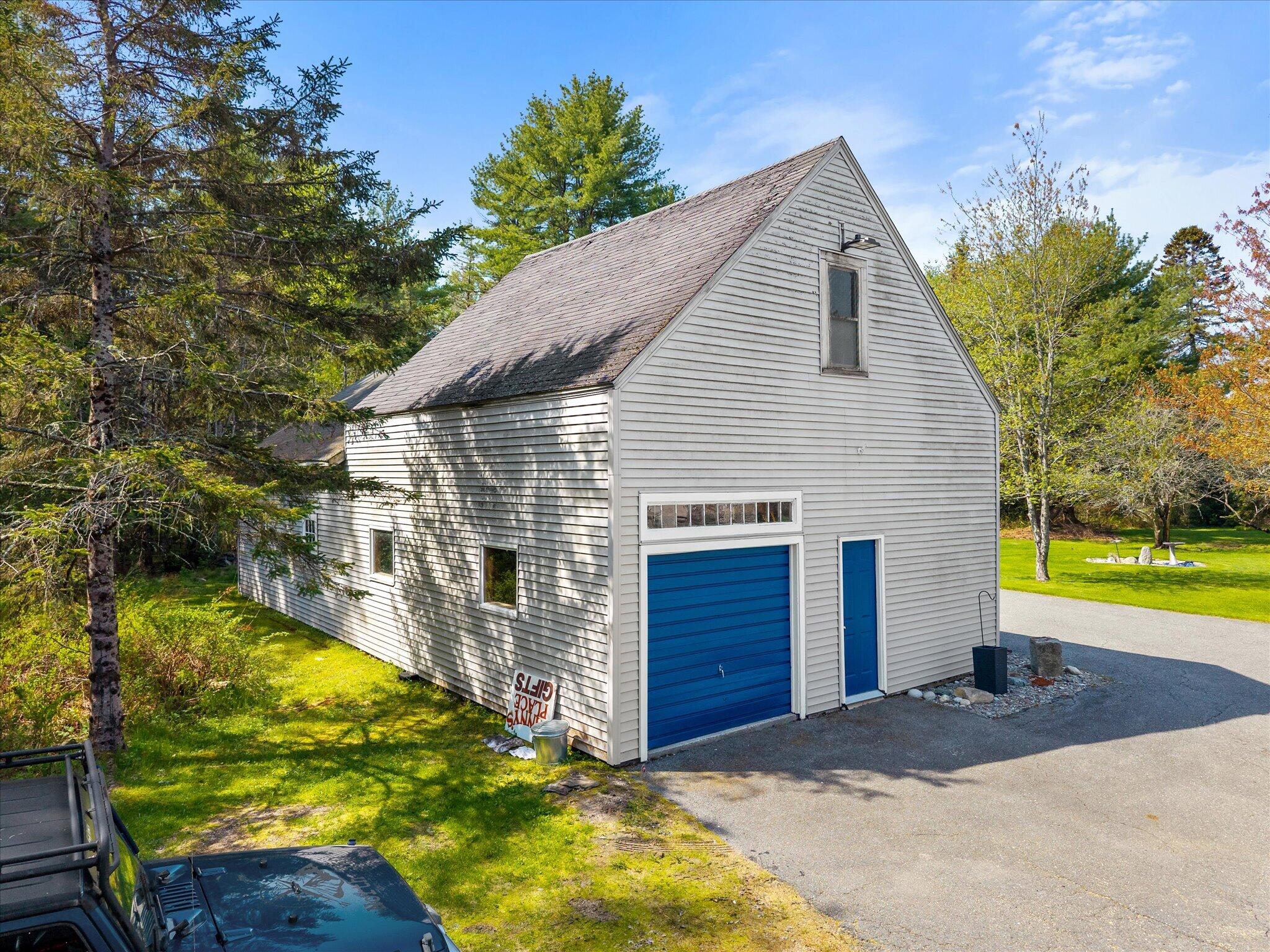 2103 Highway 1 Sullivan, ME 04664 - Photo 37 of 49 Barn