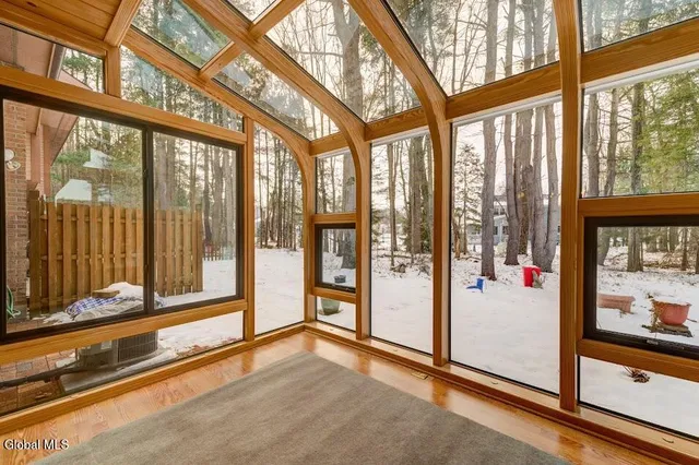 $299,900 | 4006 Georgetown Square, Schenectady, NY 12303