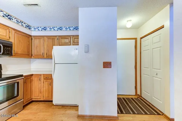 $299,900 | 4006 Georgetown Square, Schenectady, NY 12303