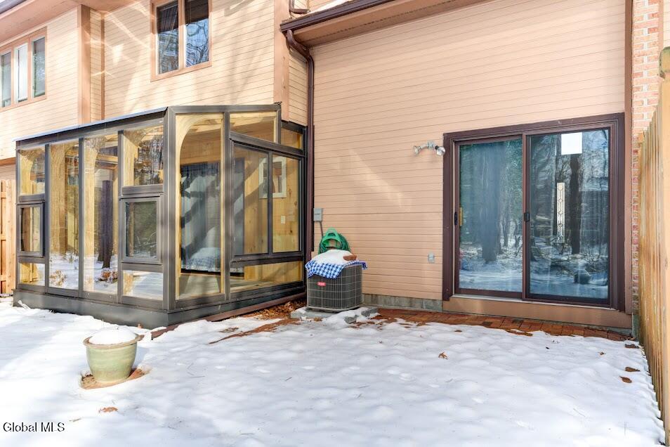 4006 Georgetown Square Schenectady, NY 12303 - Photo 39 of 40 closesunoutside