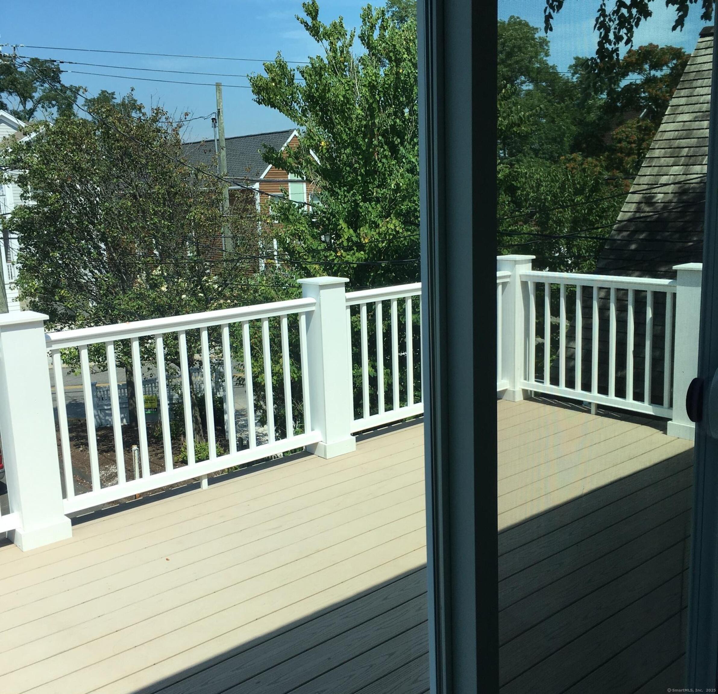 989 Fairfield Beach Road Fairfield, CT 06824 - Photo 17 of 27