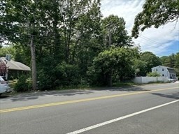138 Beach Road Salisbury, MA 01952 - Photo 2 of 9 a house with a outdoor space