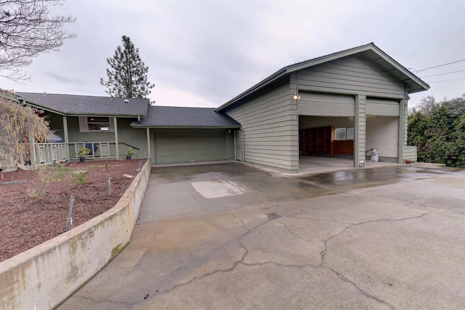 2924 Hillcrest Road Medford, OR 97504 - Photo 3 of 35 Additional Photo