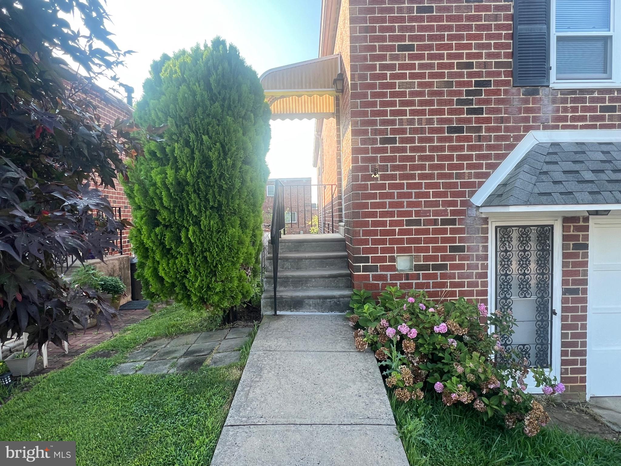 8425 Ridgeway Street Philadelphia, PA 19111 - Photo 3 of 22 Charming entryway