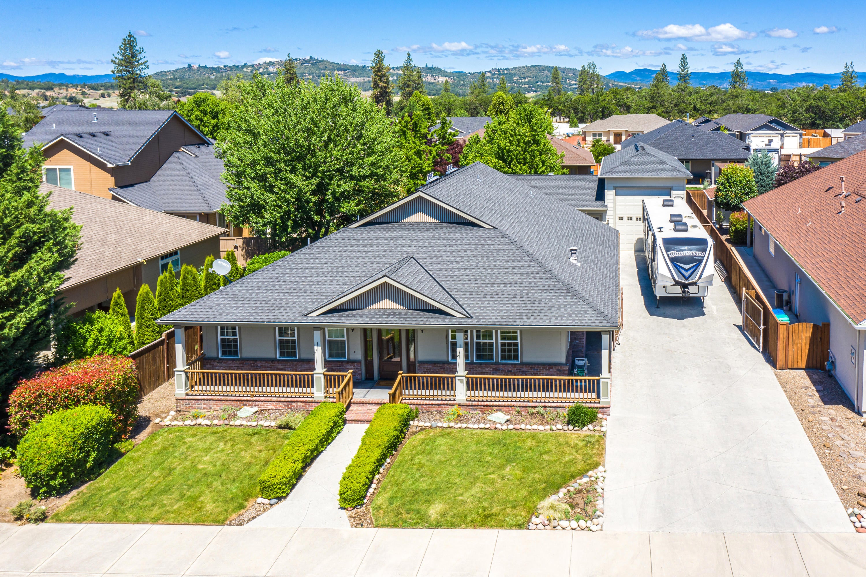 935 Pumpkin Ridge Eagle Point, OR 97524 - Photo 7 of 47 DJI_0466-HDR copy