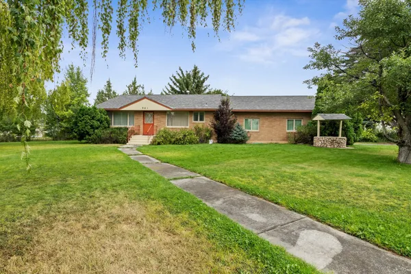 $395,000 | 901 Pennsylvania Avenue, Deer Lodge, MT 59722