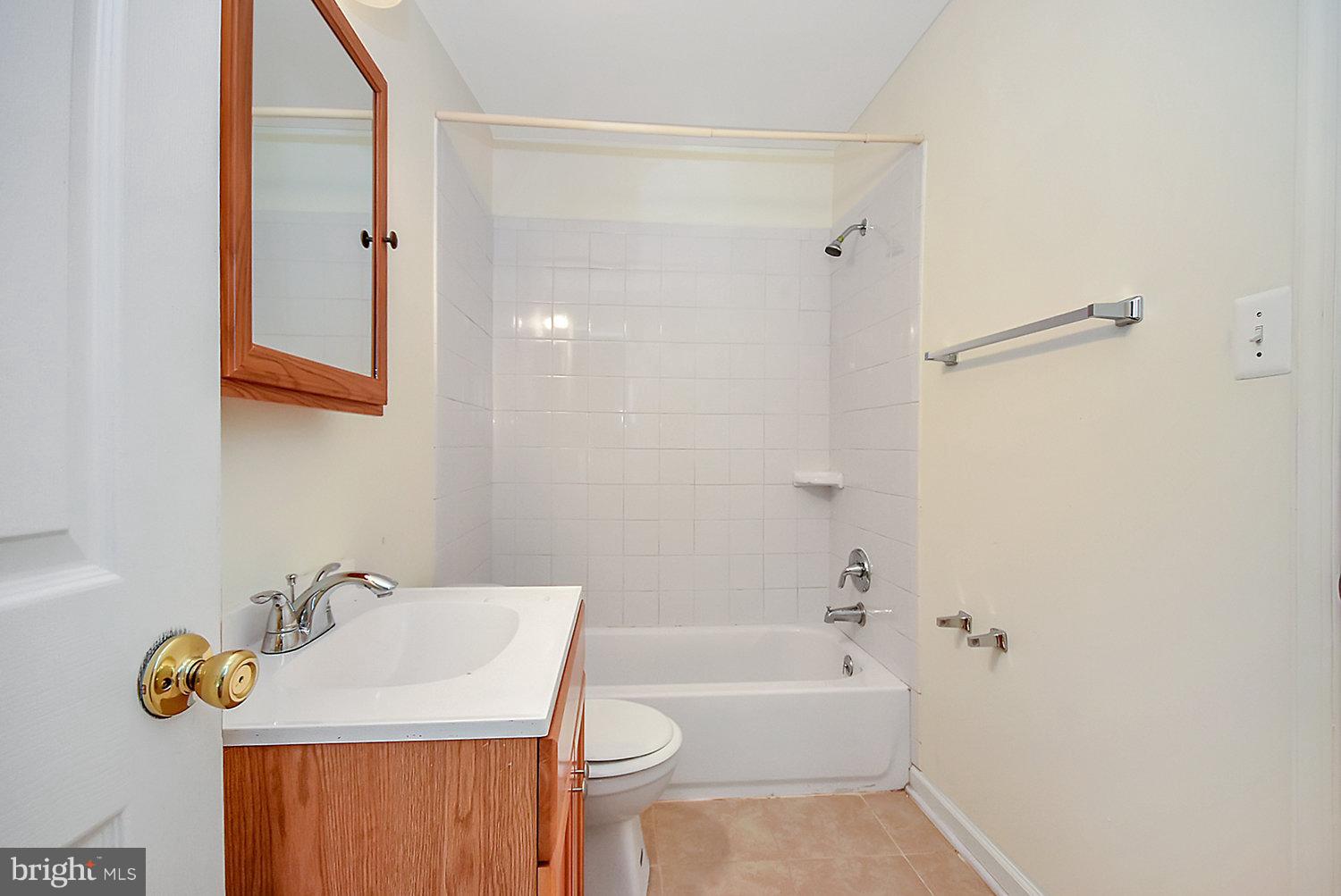 12525 Tove Road Clinton, MD 20735 - Photo 18 of 19 Bath